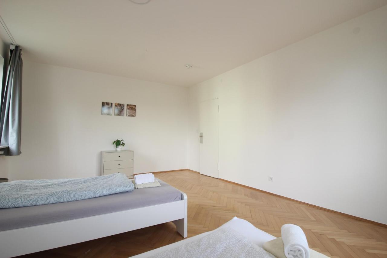 Apartmenthaus Kitzingen - Grosszuegige Wohnungen Fuer Je 6 Personen Mit Balkon Buitenkant foto