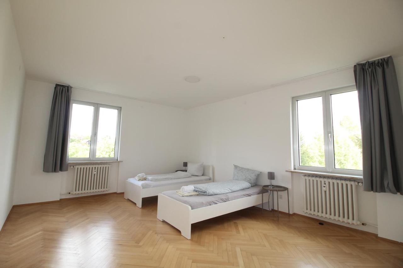 Apartmenthaus Kitzingen - Grosszuegige Wohnungen Fuer Je 6 Personen Mit Balkon Buitenkant foto