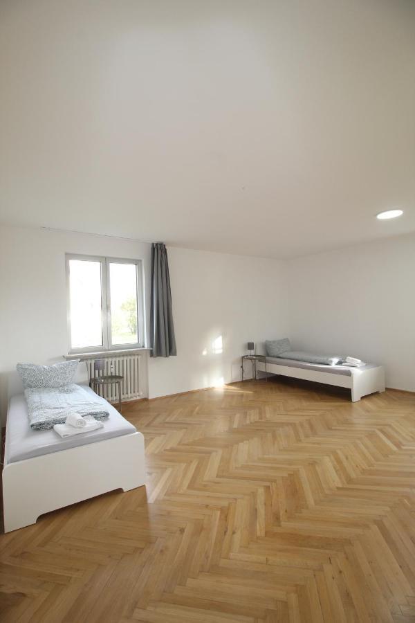Apartmenthaus Kitzingen - Grosszuegige Wohnungen Fuer Je 6 Personen Mit Balkon Buitenkant foto