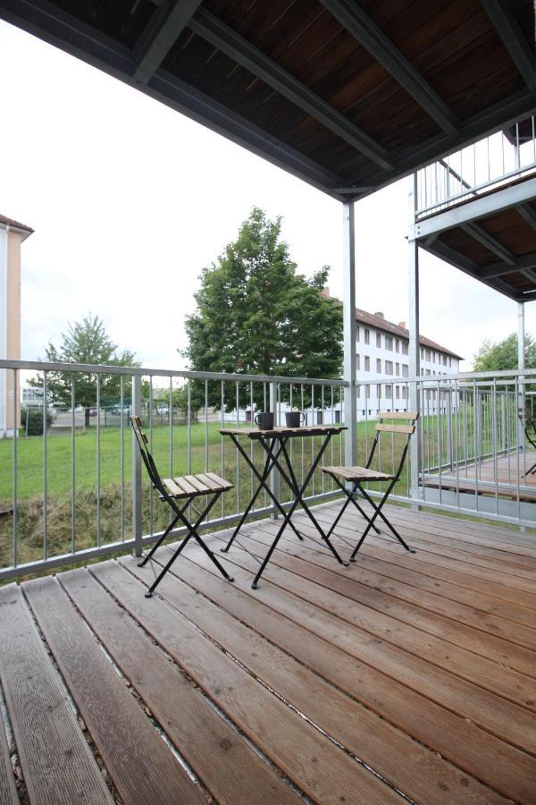 Apartmenthaus Kitzingen - Grosszuegige Wohnungen Fuer Je 6 Personen Mit Balkon Buitenkant foto