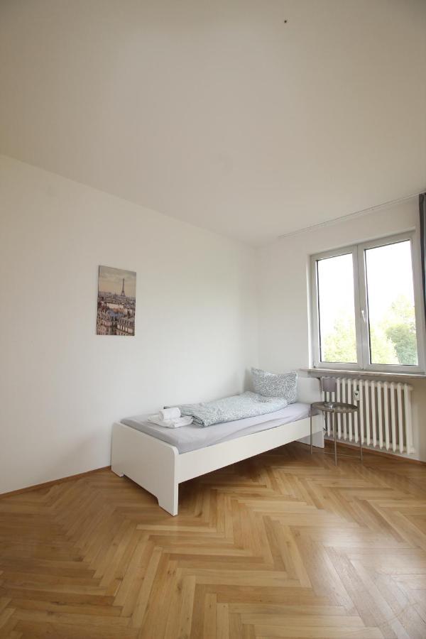 Apartmenthaus Kitzingen - Grosszuegige Wohnungen Fuer Je 6 Personen Mit Balkon Buitenkant foto